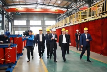 管理層領(lǐng)導(dǎo)一行蒞臨車(chē)間考察調(diào)研